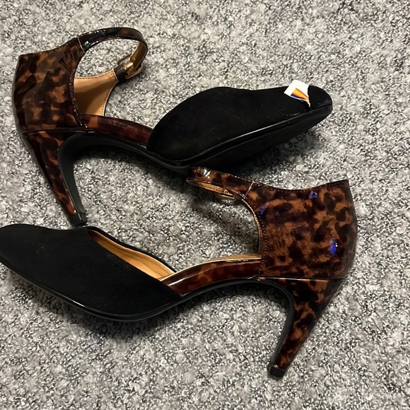 Black suede w animal print patent leather back - Picture 3 of 9